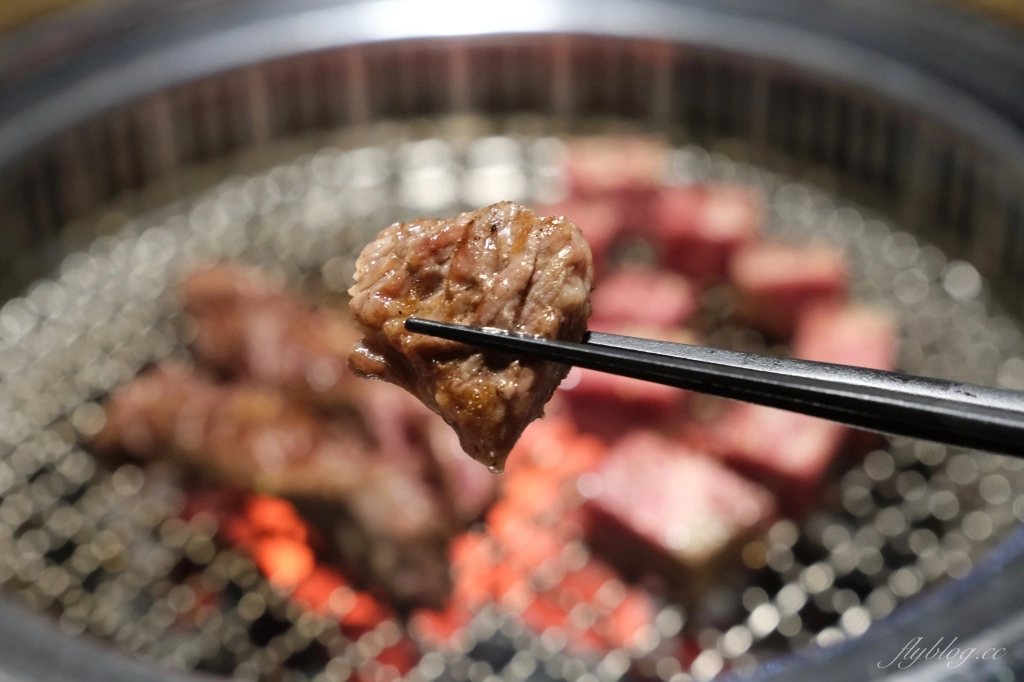 台中南屯｜岩手燒肉，台中公益路商圈日式燒肉店，餐點以單點為主全程專人代烤 @飛天璇的口袋