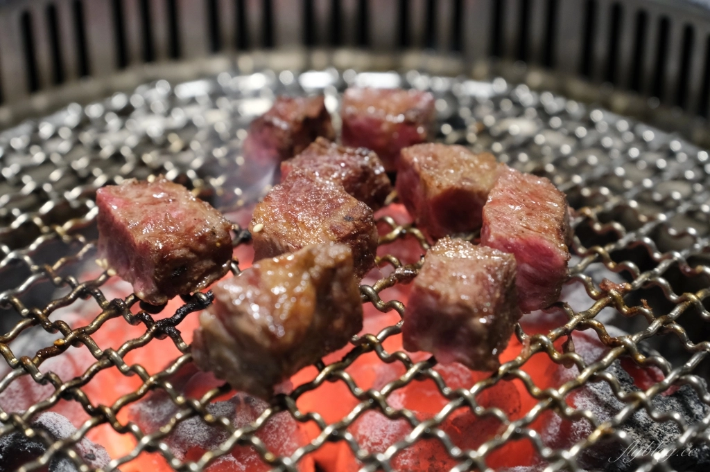 台中南屯｜岩手燒肉，台中公益路商圈日式燒肉店，餐點以單點為主全程專人代烤 @飛天璇的口袋