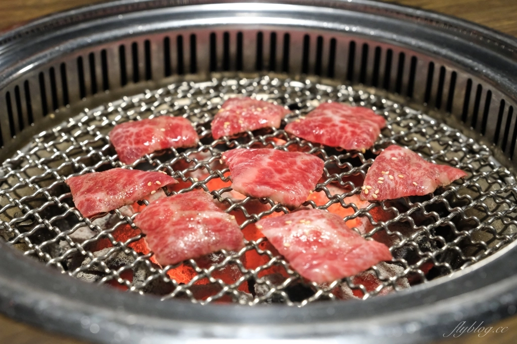 台中南屯｜岩手燒肉，台中公益路商圈日式燒肉店，餐點以單點為主全程專人代烤 @飛天璇的口袋