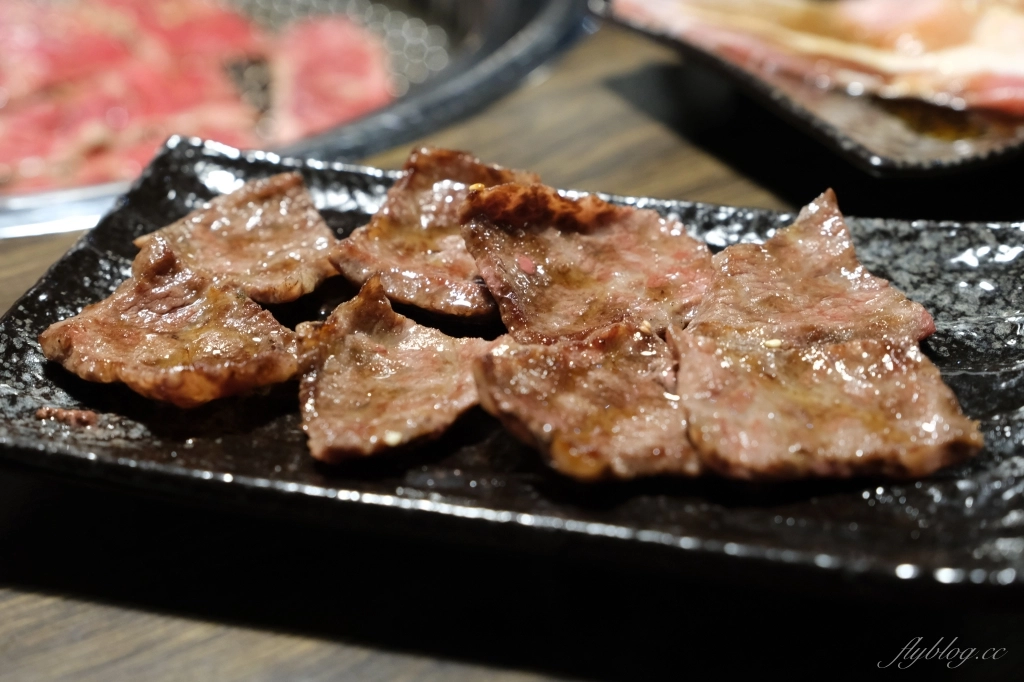 台中南屯｜岩手燒肉，台中公益路商圈日式燒肉店，餐點以單點為主全程專人代烤 @飛天璇的口袋