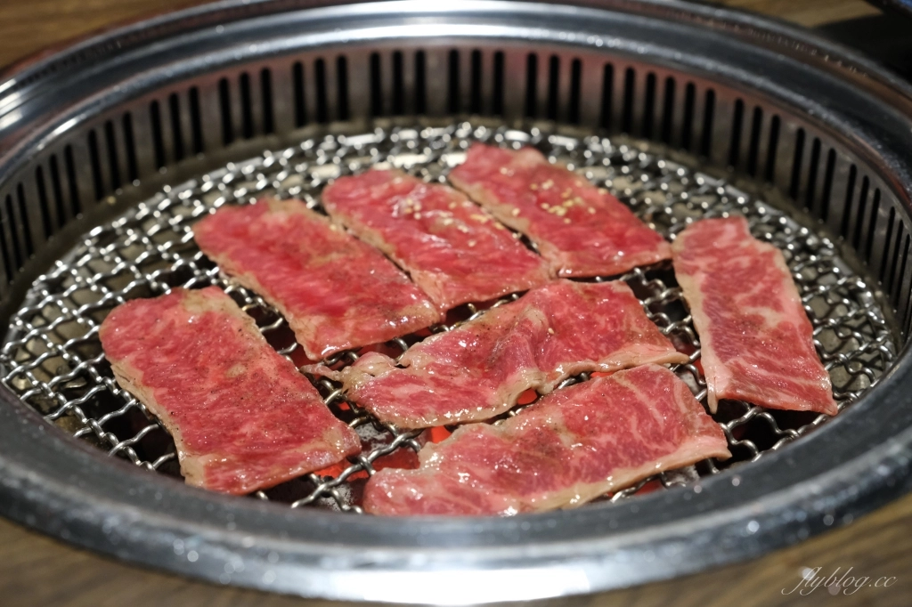台中南屯｜岩手燒肉，台中公益路商圈日式燒肉店，餐點以單點為主全程專人代烤 @飛天璇的口袋