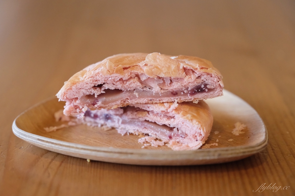 如邑堂餅家｜連續5屆全國太陽餅冠軍，餡金流蛋黃酥兩種吃法 @飛天璇的口袋