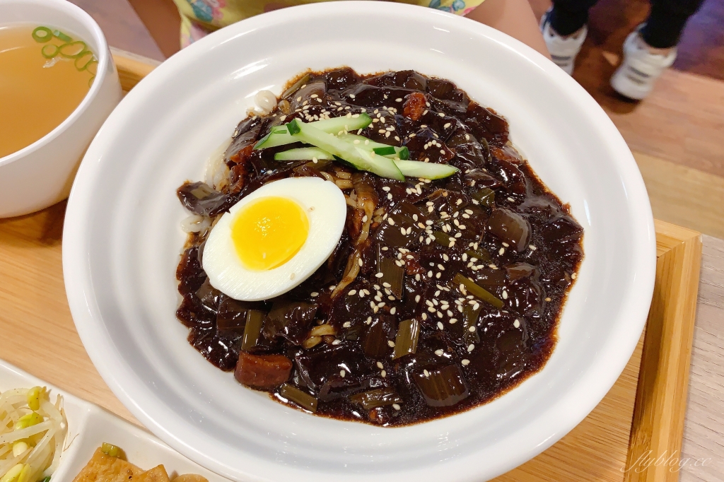 【台中北屯】崔基虎韓國料理，韓國人開的韓式餐廳，Google評價4.3顆星 @飛天璇的口袋