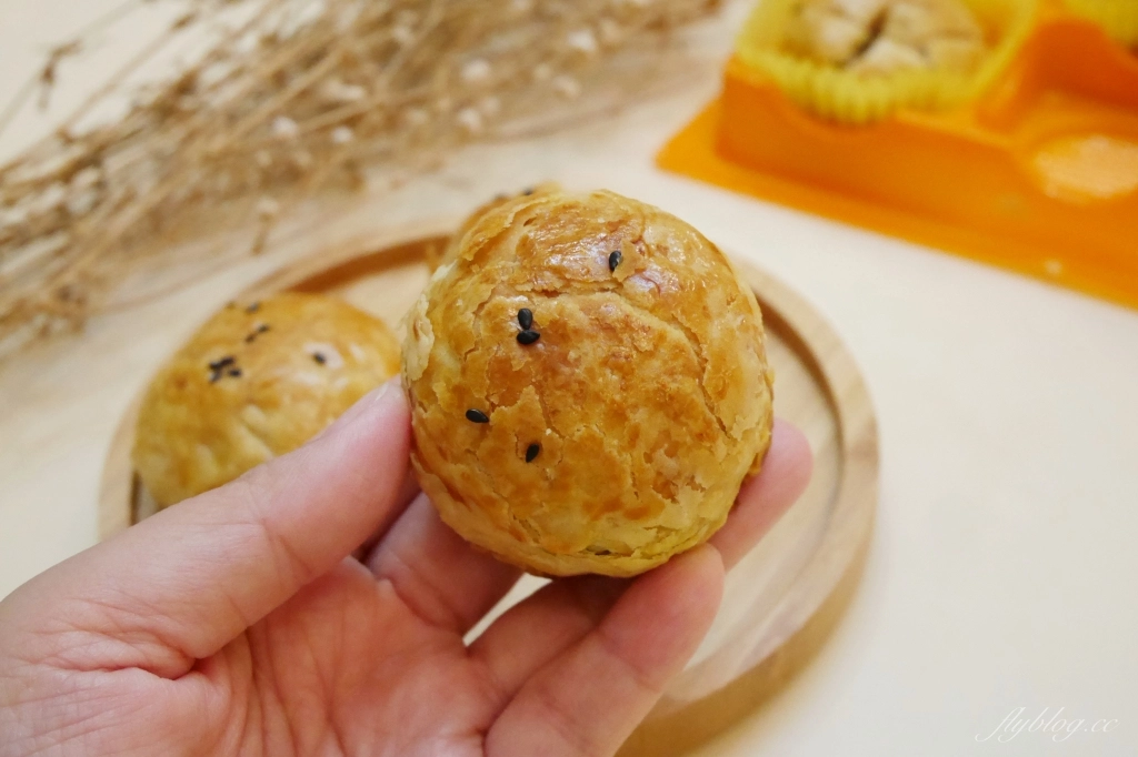 鹿港新口味蛋黃酥｜鹿港在地30年蛋黃酥老店，排隊太累所以不開放排隊 @飛天璇的口袋