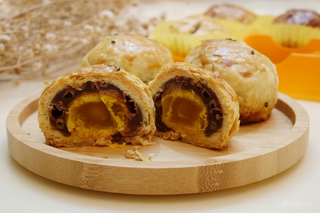 鹿港新口味蛋黃酥｜鹿港在地30年蛋黃酥老店，排隊太累所以不開放排隊 @飛天璇的口袋