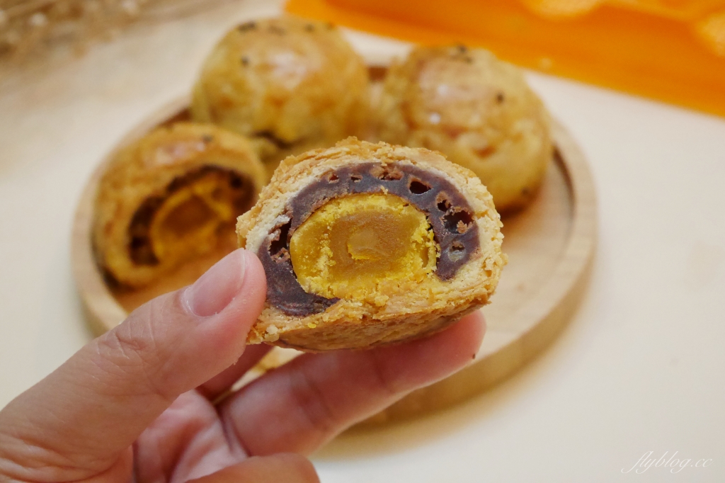 鹿港新口味蛋黃酥｜鹿港在地30年蛋黃酥老店，排隊太累所以不開放排隊 @飛天璇的口袋