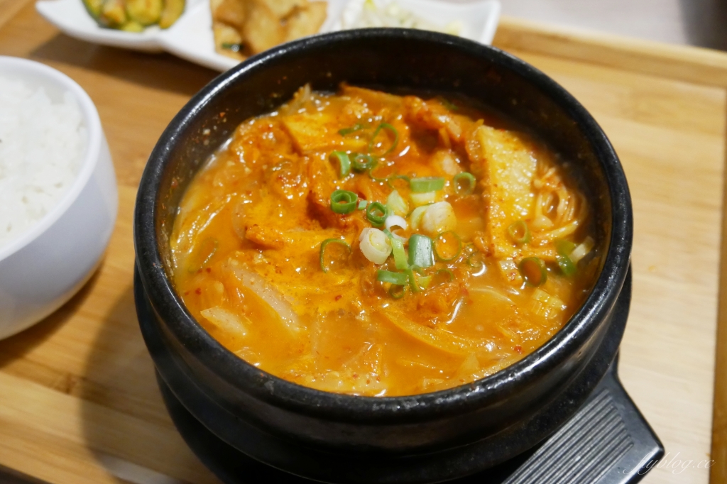 【台中北屯】崔基虎韓國料理，韓國人開的韓式餐廳，Google評價4.3顆星 @飛天璇的口袋