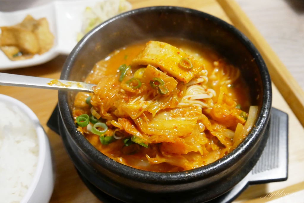 【台中北屯】崔基虎韓國料理，韓國人開的韓式餐廳，Google評價4.3顆星 @飛天璇的口袋