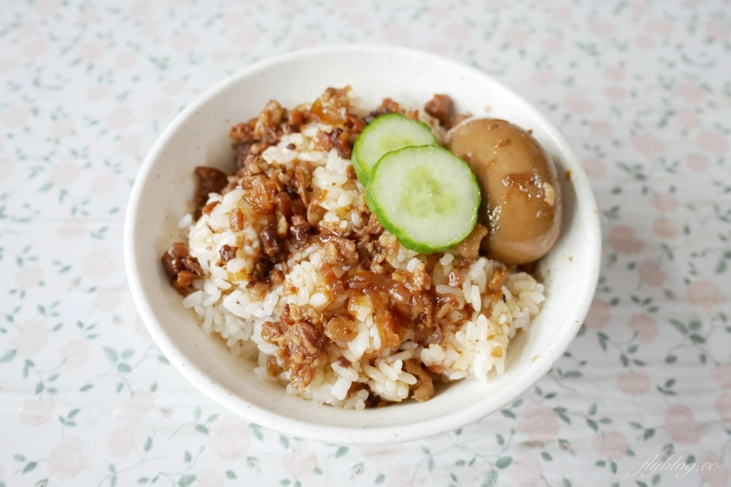 【台中北區】 英才路黑輪攤：30年古早味~糯米腸、香腸、炸粿、蚵嗲、關東煮、豬油拌飯、肉圓 @飛天璇的口袋