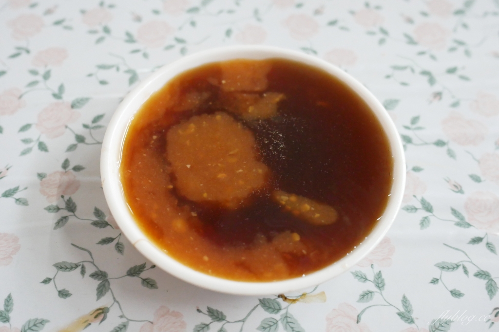 【台中北區】 英才路黑輪攤：30年古早味~糯米腸、香腸、炸粿、蚵嗲、關東煮、豬油拌飯、肉圓 @飛天璇的口袋