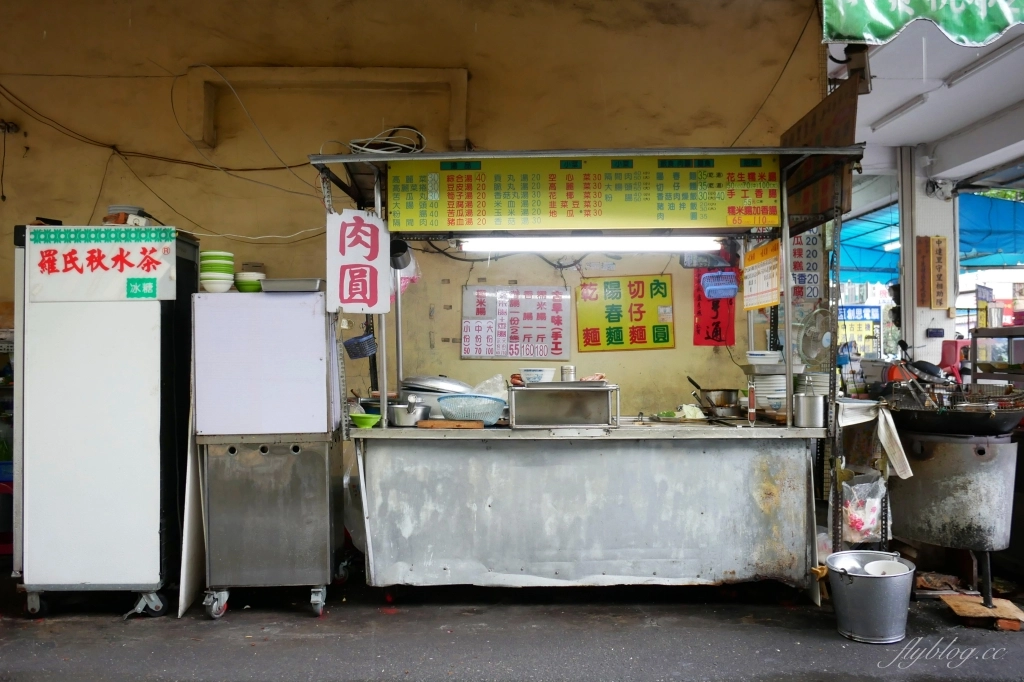 【台中北區】 英才路黑輪攤：30年古早味~糯米腸、香腸、炸粿、蚵嗲、關東煮、豬油拌飯、肉圓 @飛天璇的口袋