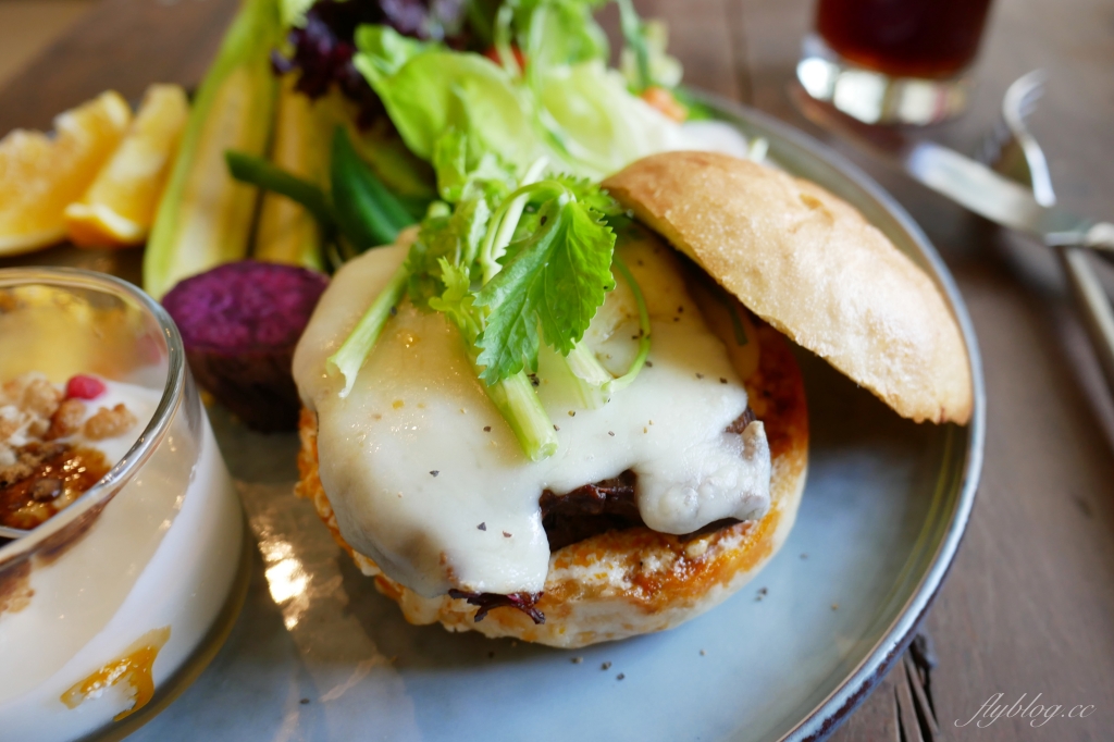 Opus 67｜序曲早午餐新品牌Opus 67，老宅悠閒空間面對大片綠地 @飛天璇的口袋