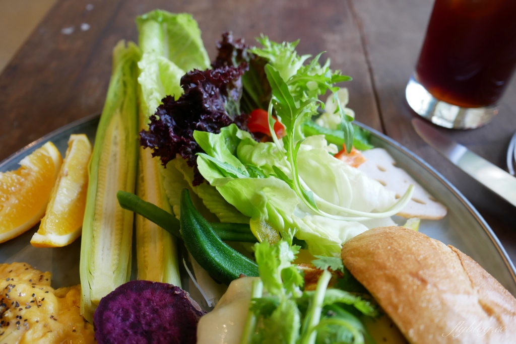 Opus 67｜序曲早午餐新品牌Opus 67，老宅悠閒空間面對大片綠地 @飛天璇的口袋