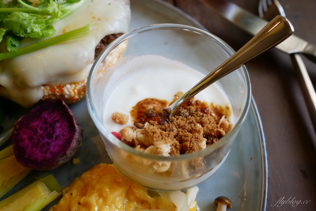 Opus 67｜序曲早午餐新品牌Opus 67，老宅悠閒空間面對大片綠地 @飛天璇的口袋