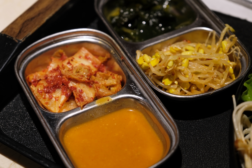 【台中北區】上岩阿哲西韓式料理，一個人也可以品嚐韓式料理，部隊鍋、馬鈴薯鍋和辣豆腐鍋都吃得到 @飛天璇的口袋