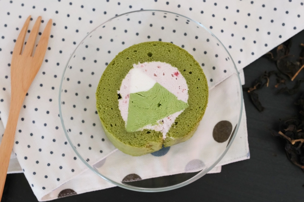 金帛手製:在櫻花季的阿里山沏一壺茶捲 x 抹莓富士山 x 紅玉莓果巧克力 @飛天璇的口袋 金帛手製:在櫻花季的阿里山沏一壺茶捲 x 抹莓富士山 x 紅玉莓果巧克力 @飛天璇的口袋