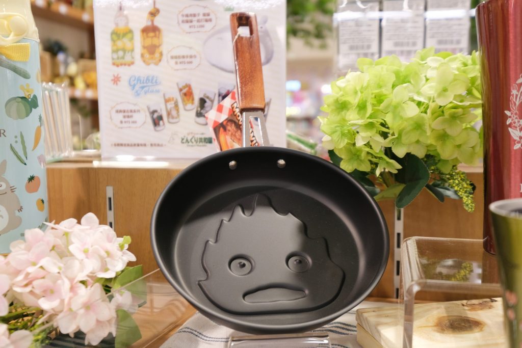 【台中西屯】  橡子共和國：龍貓到台中囉！可愛貓巴士停靠台中 x 吉卜力工作室周邊商品 @飛天璇的口袋