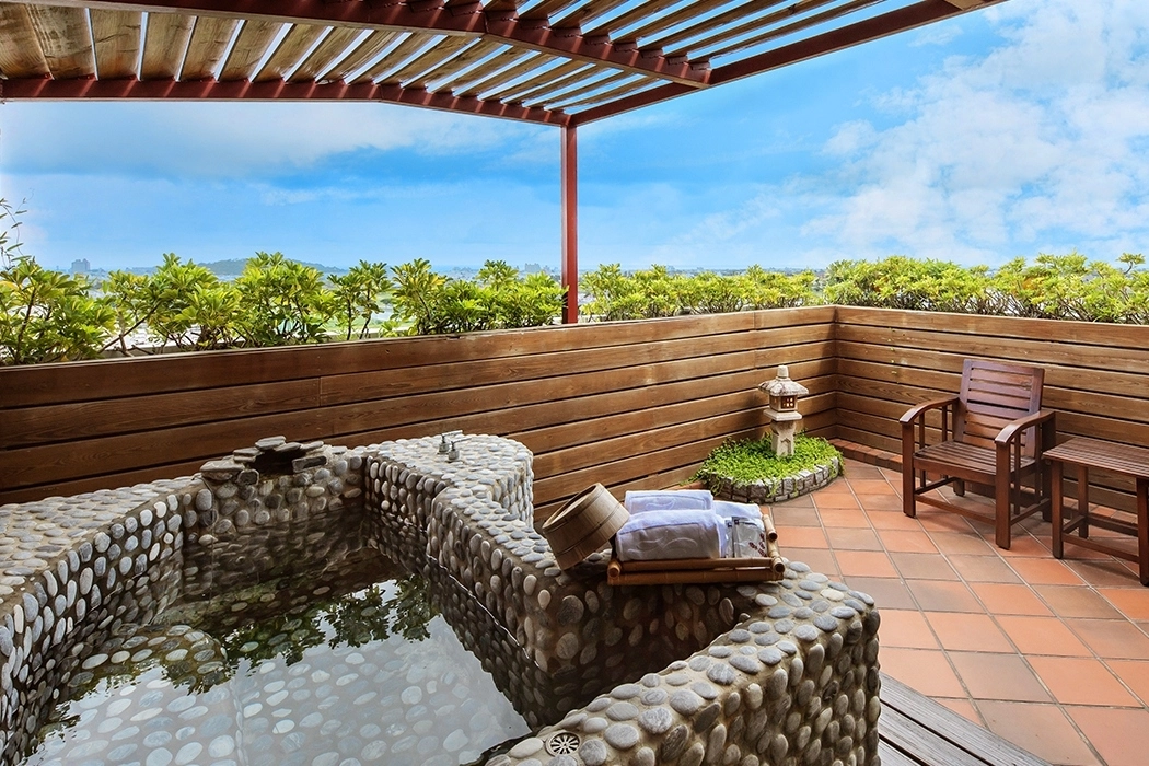 台東飯店｜娜魯灣大酒店．台東市區五星級飯店，星空溫泉套房、露天游泳池、兒童遊戲室 @飛天璇的口袋