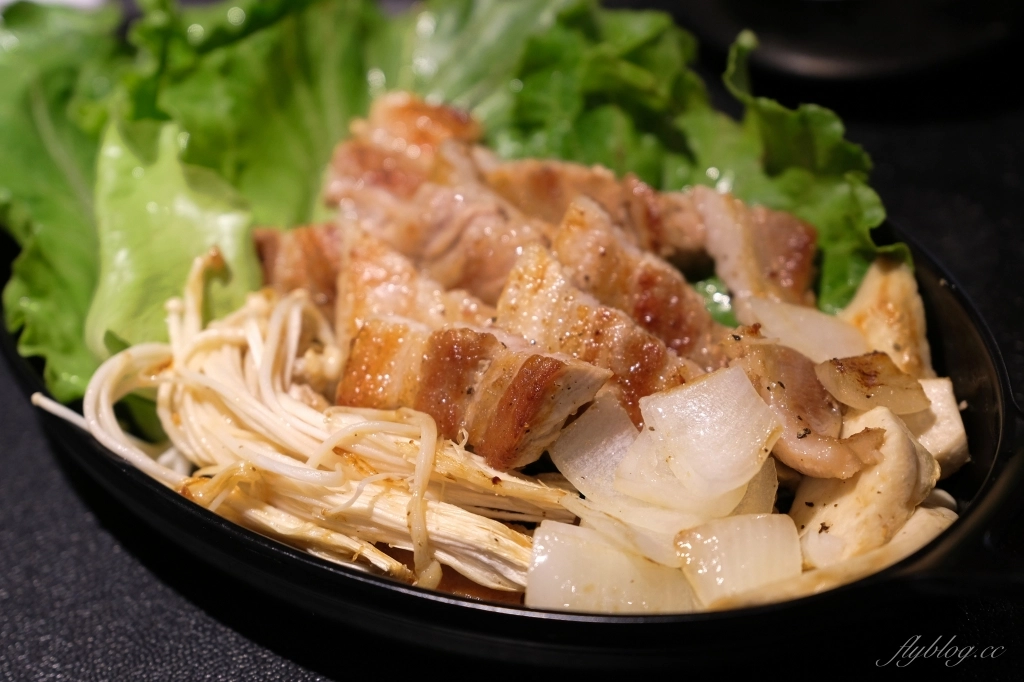 【台中北區】上岩阿哲西韓式料理，一個人也可以品嚐韓式料理，部隊鍋、馬鈴薯鍋和辣豆腐鍋都吃得到 @飛天璇的口袋