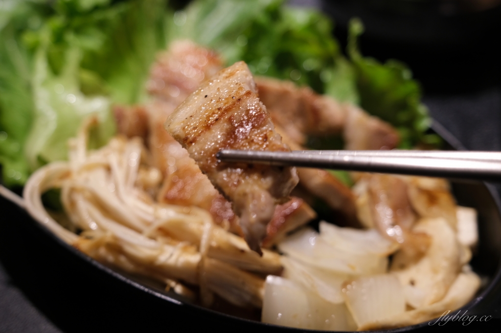 【台中北區】上岩阿哲西韓式料理，一個人也可以品嚐韓式料理，部隊鍋、馬鈴薯鍋和辣豆腐鍋都吃得到 @飛天璇的口袋