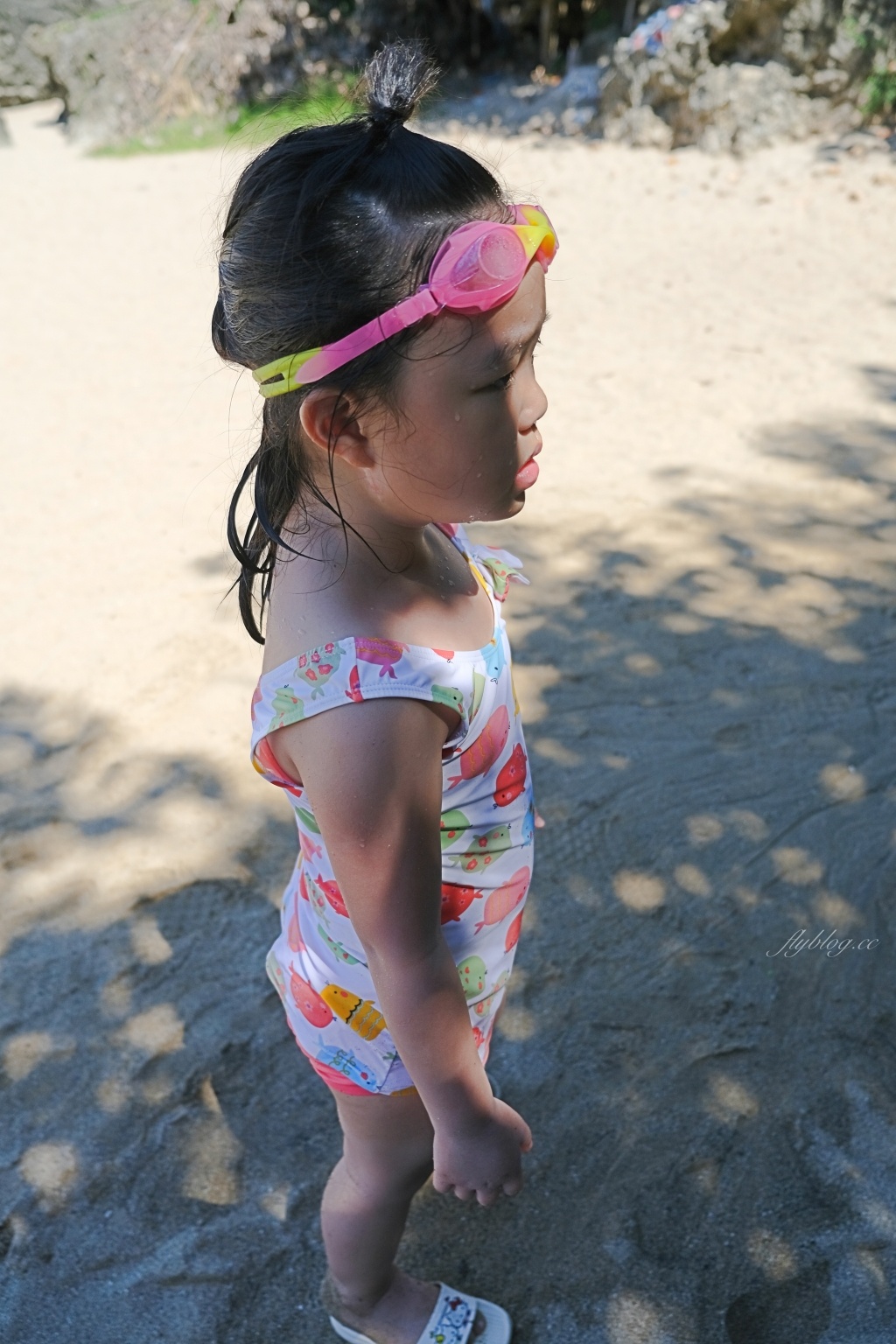 墾丁小灣沙灘｜離墾丁大街最近的沙灘，可以參加香蕉船等戲水活動 @飛天璇的口袋