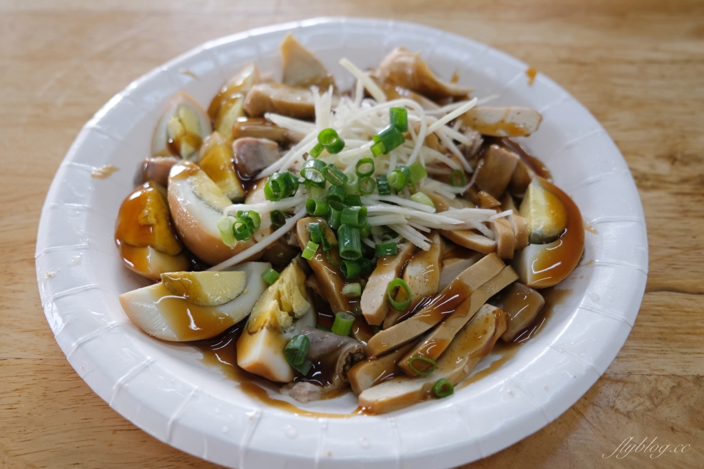 台東美食｜鼎東客運大樹下米苔目，米苔目又Q彈又大碗，台東在地20年的好味道 @飛天璇的口袋