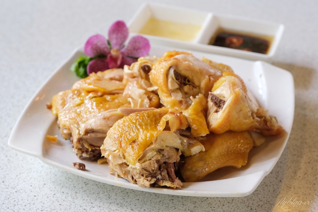 南投埔里｜土角厝水上庭園餐廳．自然景觀桃米村水上餐廳，旋轉餐廳品嚐親家母料理 @飛天璇的口袋