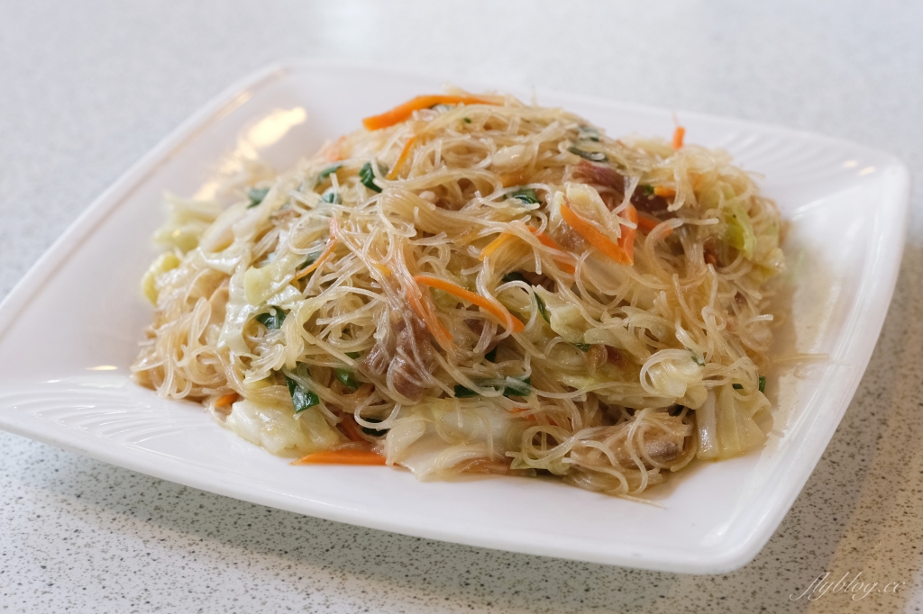 南投埔里｜土角厝水上庭園餐廳．自然景觀桃米村水上餐廳，旋轉餐廳品嚐親家母料理 @飛天璇的口袋