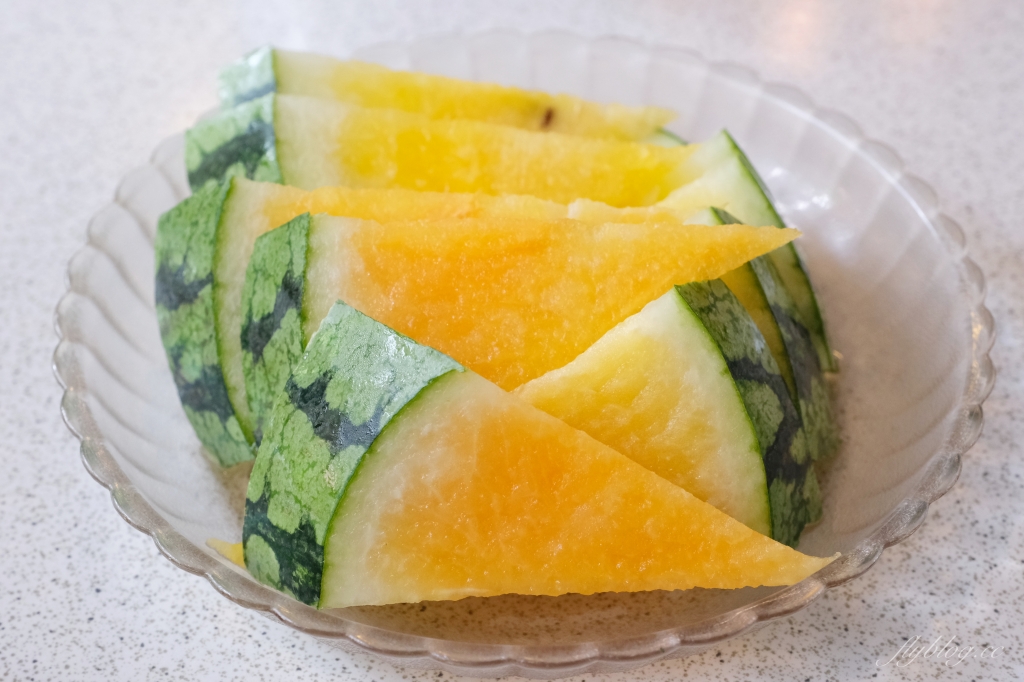 南投埔里｜土角厝水上庭園餐廳．自然景觀桃米村水上餐廳，旋轉餐廳品嚐親家母料理 @飛天璇的口袋