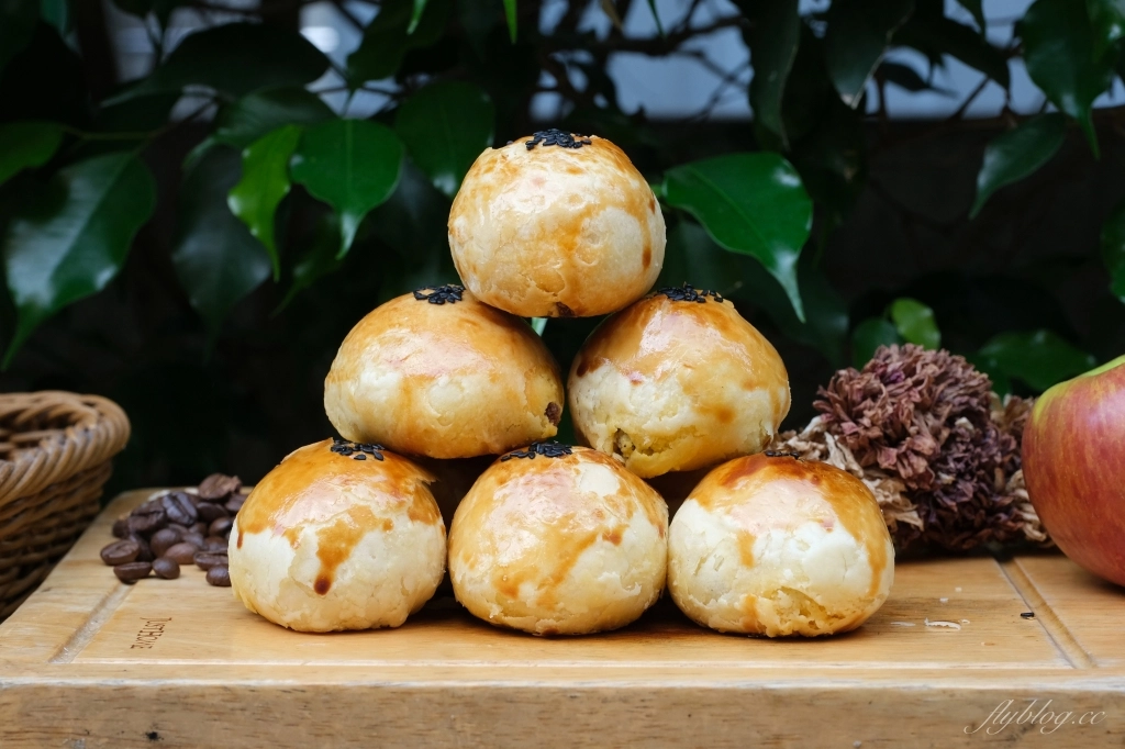 台中北區｜拉波兒麵包店．老闆師承野上智寬，台中蛋黃酥前幾強 @飛天璇的口袋