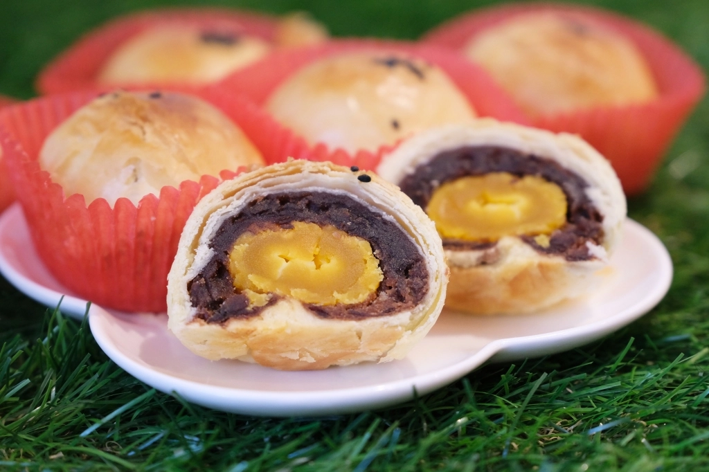 【2025台中蛋黃酥】20+台中蛋黃酥整理，你吃過幾間了？ @飛天璇的口袋