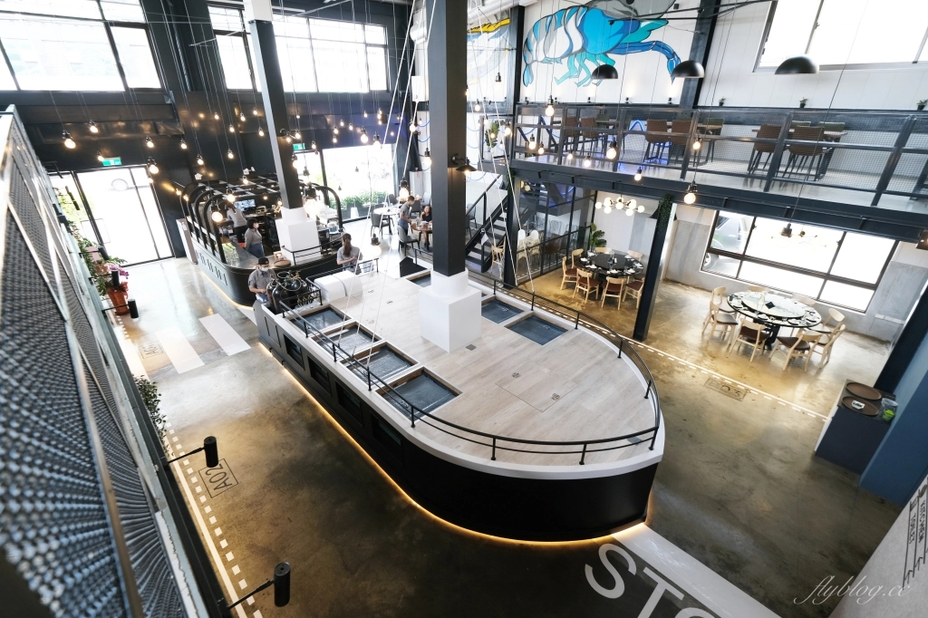 鴻龍宴餐廳｜台中現撈活蝦料理，把整條船都開進餐廳裡 @飛天璇的口袋