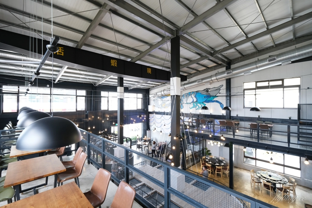 鴻龍宴餐廳：到碼頭吃活蝦料理，整艘大船開進餐廳 @飛天璇的口袋