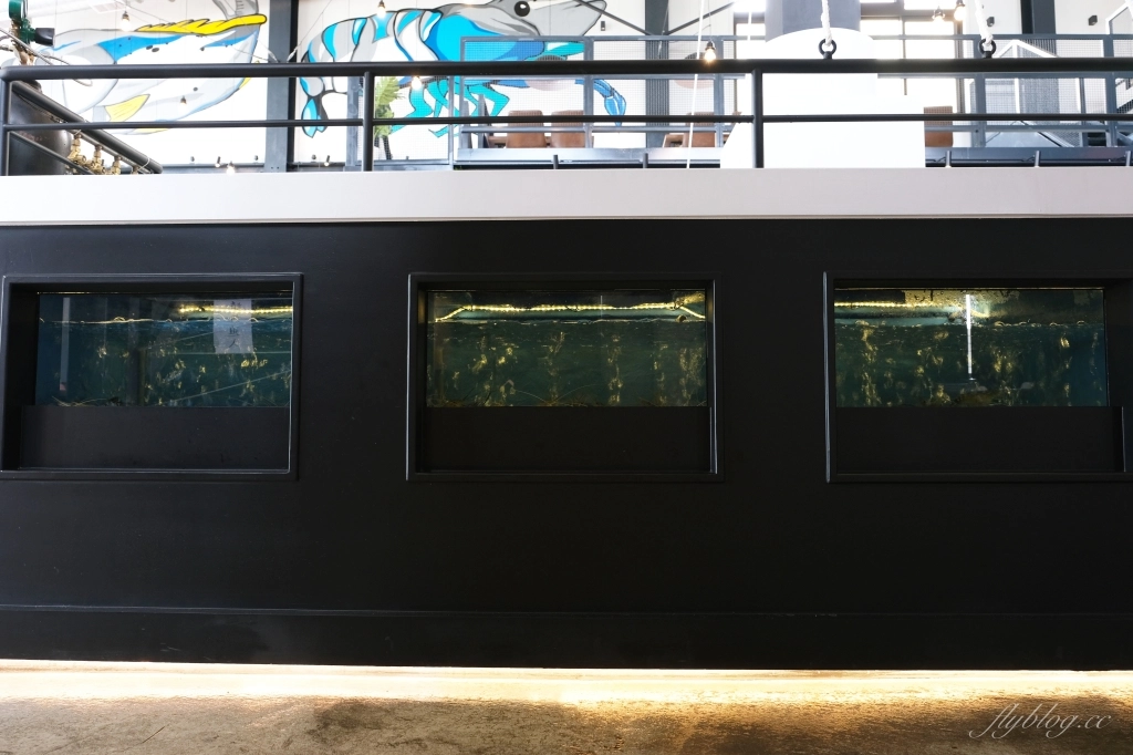 鴻龍宴餐廳：到碼頭吃活蝦料理，整艘大船開進餐廳 @飛天璇的口袋