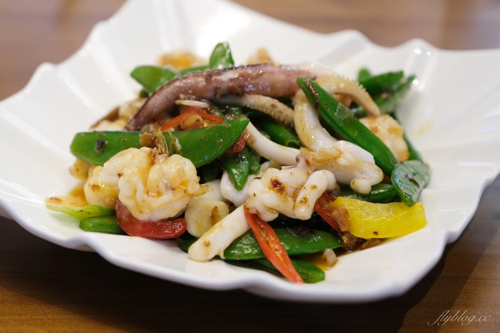 鴻龍宴餐廳：到碼頭吃活蝦料理，整艘大船開進餐廳 @飛天璇的口袋