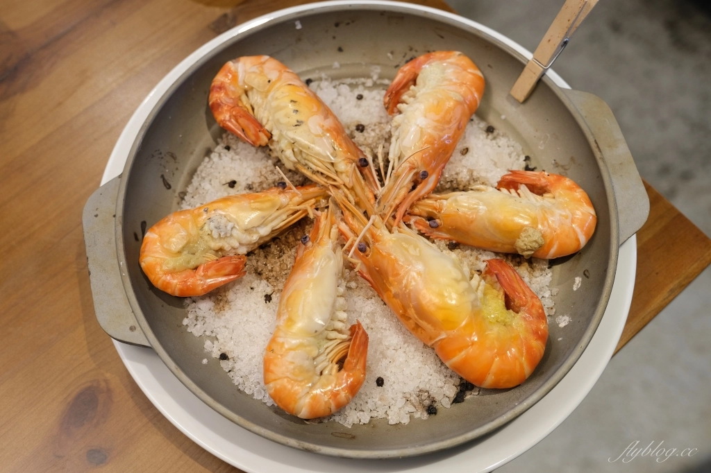 鴻龍宴餐廳：到碼頭吃活蝦料理，整艘大船開進餐廳 @飛天璇的口袋