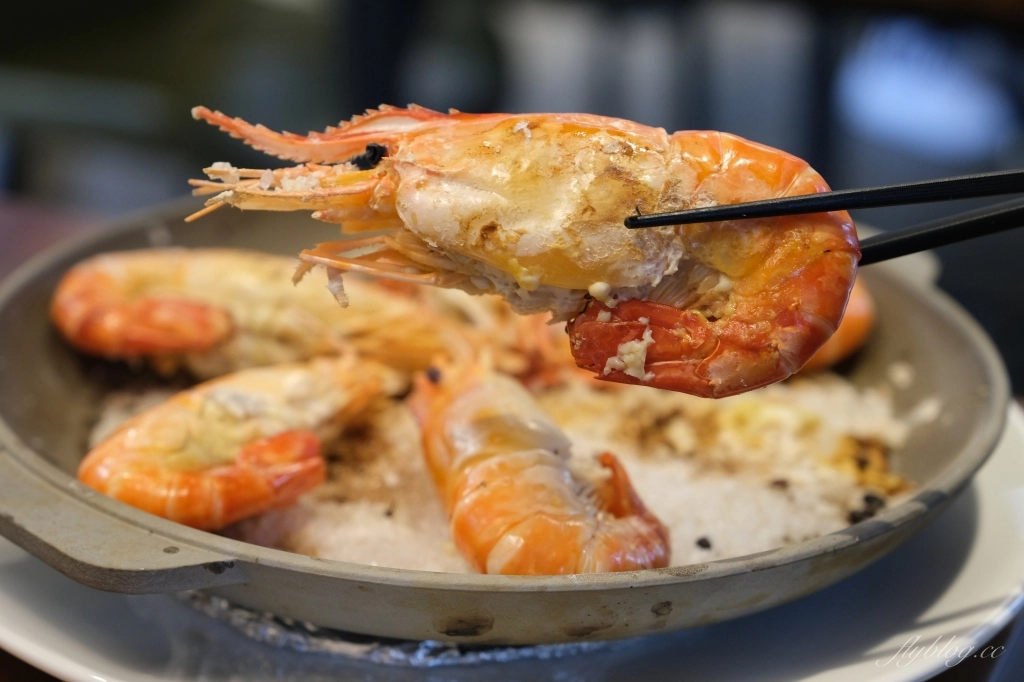 鴻龍宴餐廳：到碼頭吃活蝦料理，整艘大船開進餐廳 @飛天璇的口袋