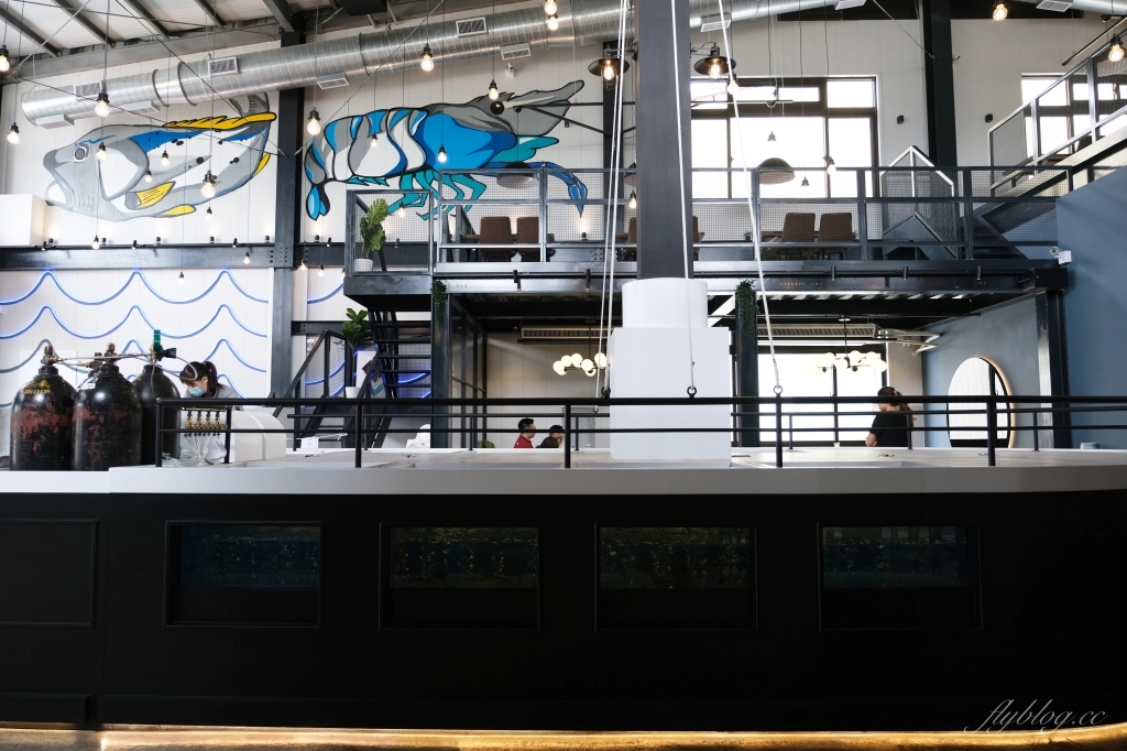 鴻龍宴餐廳：到碼頭吃活蝦料理，整艘大船開進餐廳 @飛天璇的口袋