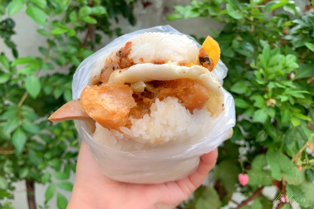 台中北區｜陝西路無名飯糰，全聯前面小攤子，每天只賣3小時，台中超人氣飯糰 @飛天璇的口袋