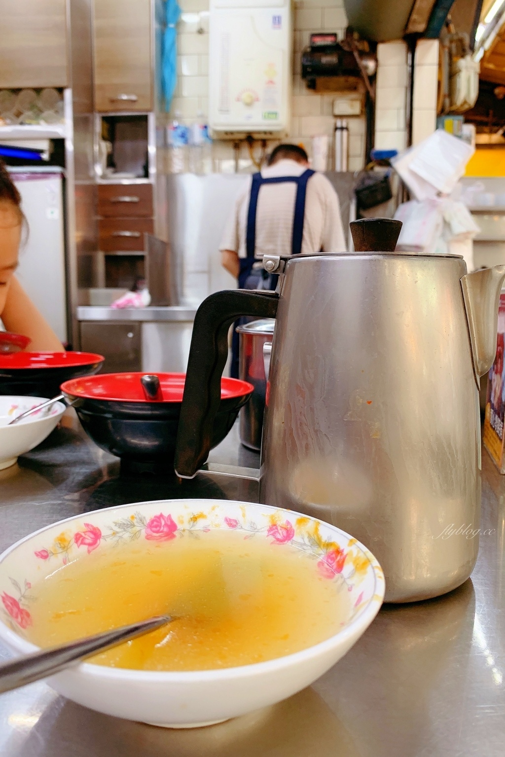 台中豐原｜正老牌豐原肉丸．Google評價4.3顆星，豐原廟東老字號肉圓店 @飛天璇的口袋