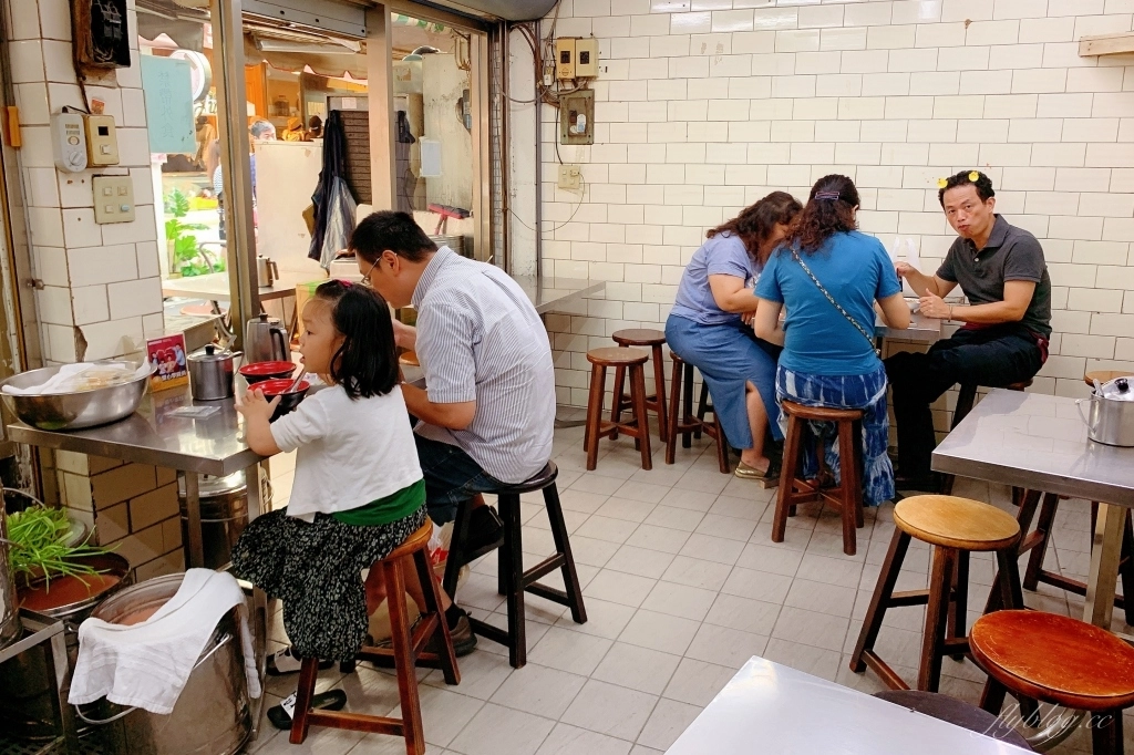 台中豐原｜正老牌豐原肉丸．Google評價4.3顆星，豐原廟東老字號肉圓店 @飛天璇的口袋