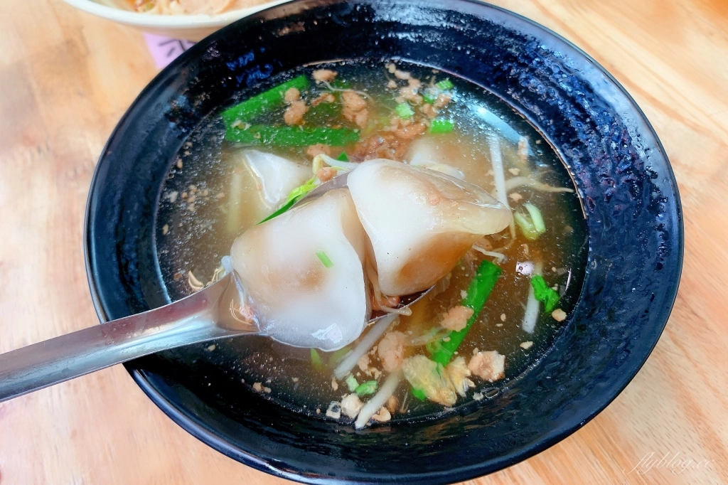 【台中豐原】  一口燜三角圓：豐原廟東老字號小吃美食，營業將近50個年頭 @飛天璇的口袋