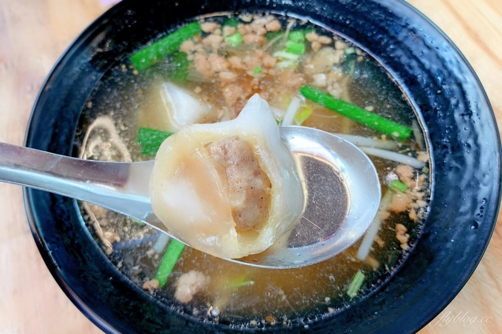 【台中豐原】  一口燜三角圓：豐原廟東老字號小吃美食，營業將近50個年頭 @飛天璇的口袋