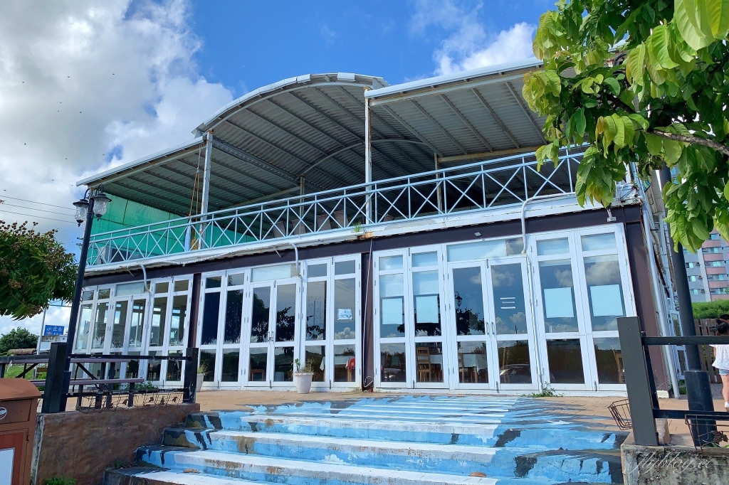 墾草趣親子園區｜近距離餵食梅花鹿、草泥馬和小兔兔 @飛天璇的口袋