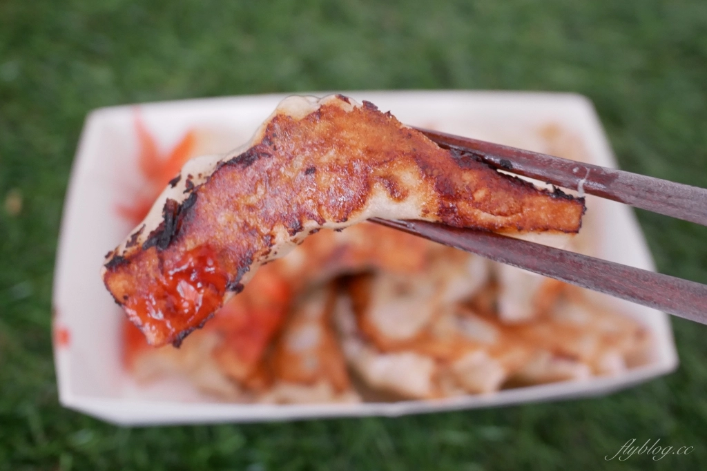 台中東區｜富台鍋貼，一顆只要4元的超CP值鍋貼，台中東區眷村裡的小確幸 @飛天璇的口袋