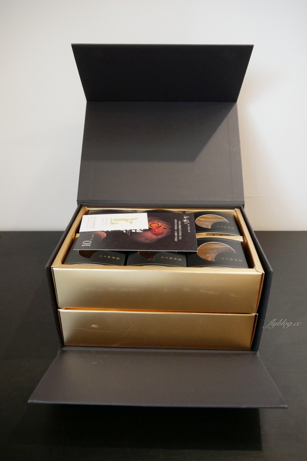 高雄鼓山｜莎士比亞烘焙坊．南台灣身價最貴的心蛋黃酥，來自世界冠軍師傅的好手藝 @飛天璇的口袋