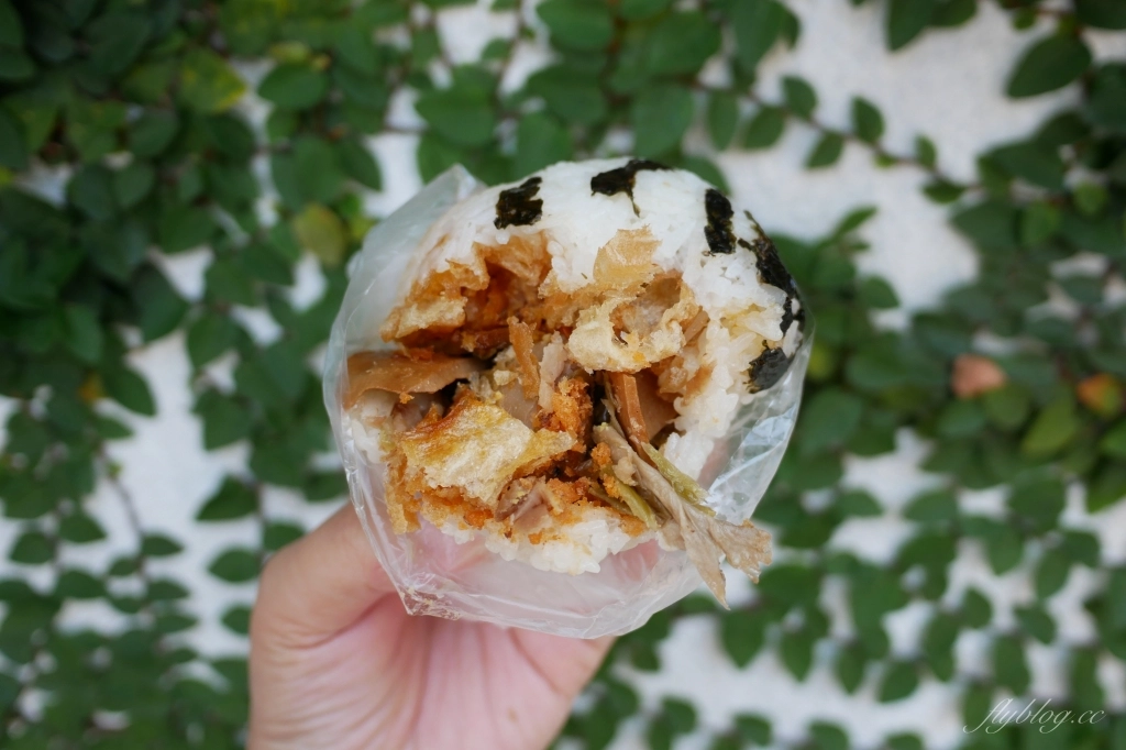 【台中東區】 樂業路飯糰：在地超過30年的小攤，樂業路和建成路口 @飛天璇的口袋