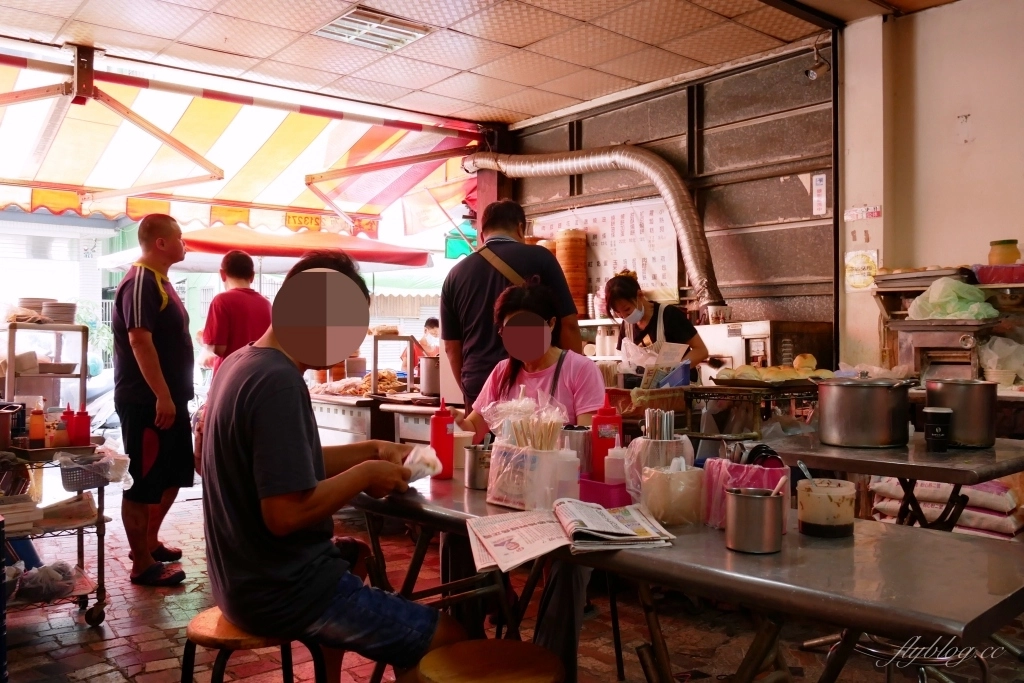 【台中東區】力行早點,台中傳統早餐~現擀手工麵皮蛋餅x金黃爆量韭菜盒子 @飛天璇的口袋 【台中東區】力行早點,台中傳統早餐~現擀手工麵皮蛋餅x金黃爆量韭菜盒子 @飛天璇的口袋