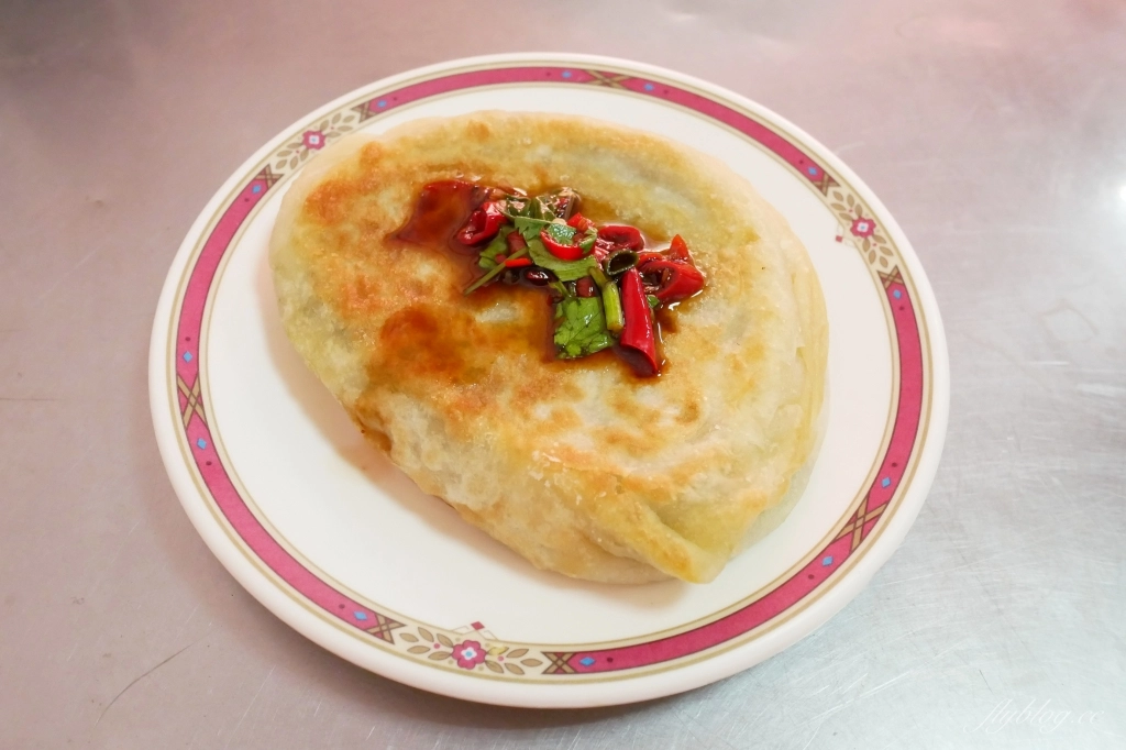 【台中東區】力行早點,台中傳統早餐~現擀手工麵皮蛋餅x金黃爆量韭菜盒子 @飛天璇的口袋 【台中東區】力行早點,台中傳統早餐~現擀手工麵皮蛋餅x金黃爆量韭菜盒子 @飛天璇的口袋