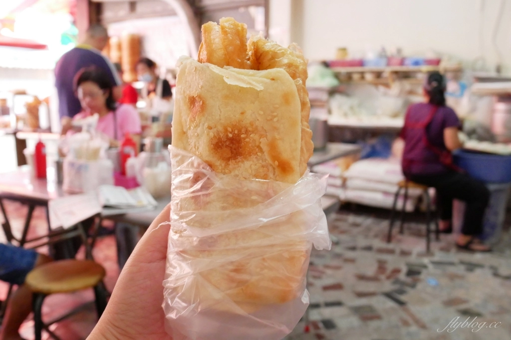 【台中東區】力行早點,台中傳統早餐~現擀手工麵皮蛋餅x金黃爆量韭菜盒子 @飛天璇的口袋 【台中東區】力行早點,台中傳統早餐~現擀手工麵皮蛋餅x金黃爆量韭菜盒子 @飛天璇的口袋